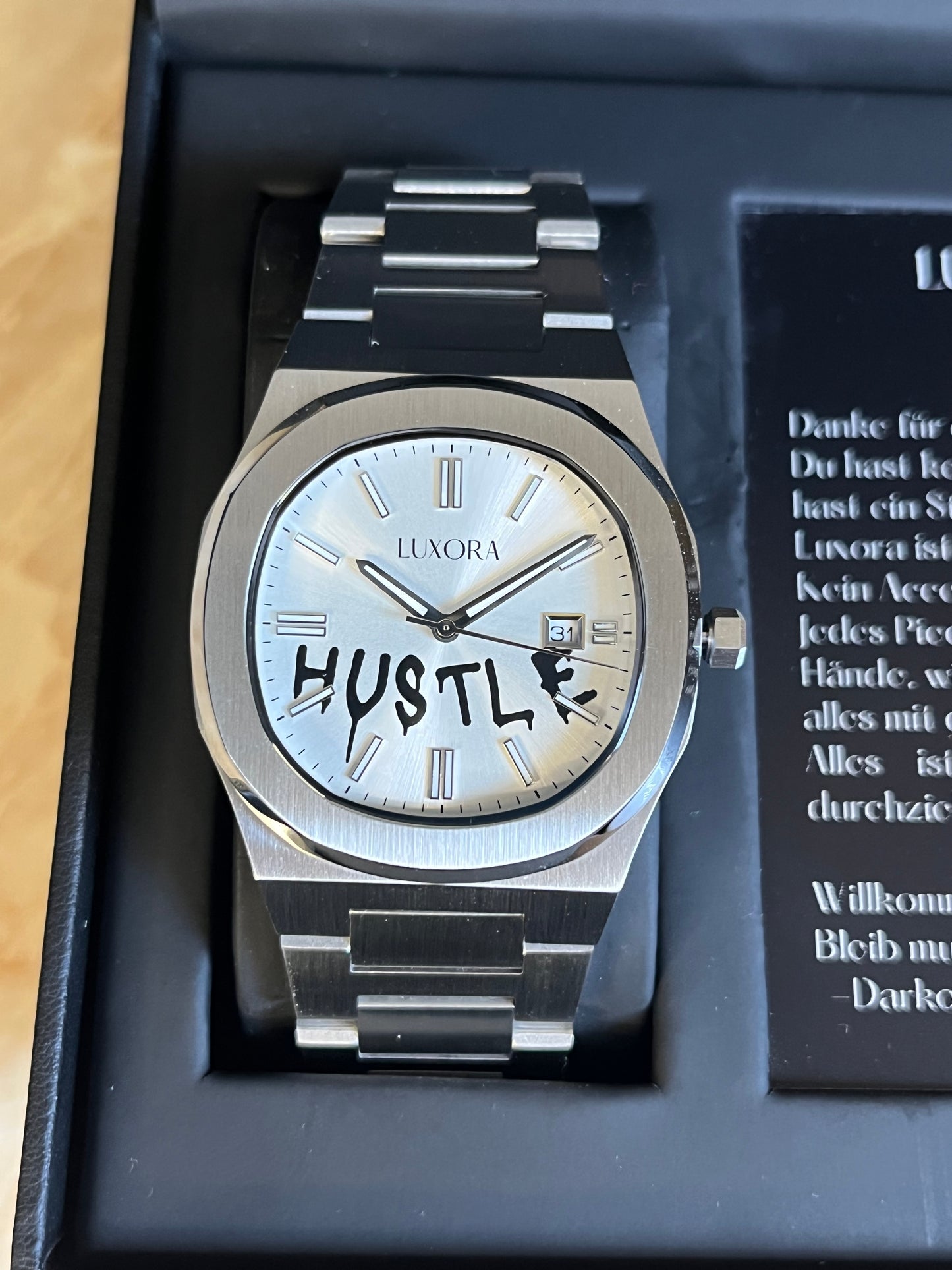 Luxora 'HUSTLE' Uhr